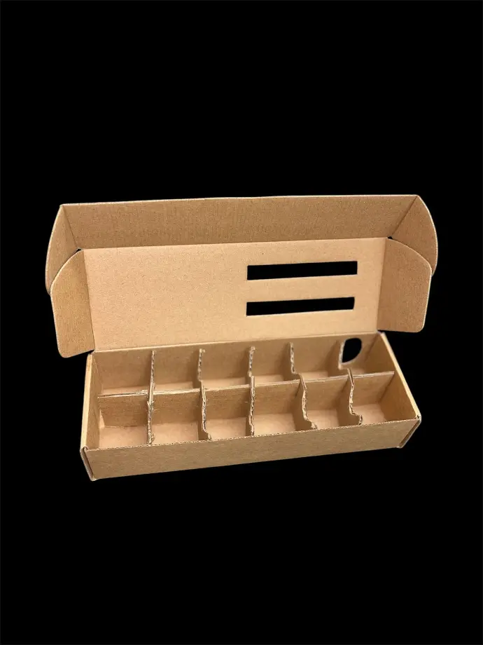 Huevera Docenera – Microcorrugado 14×14×11 cm con separador